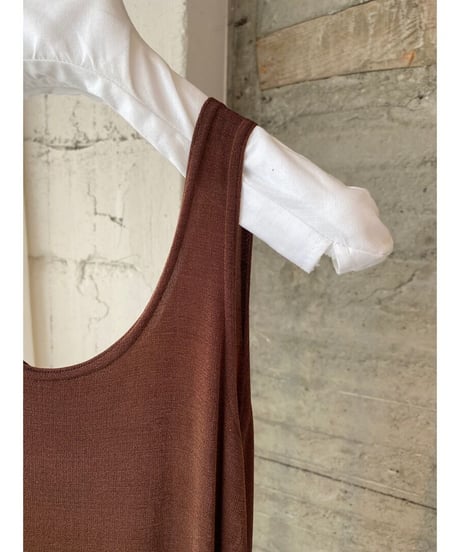 brown no sleeve dress