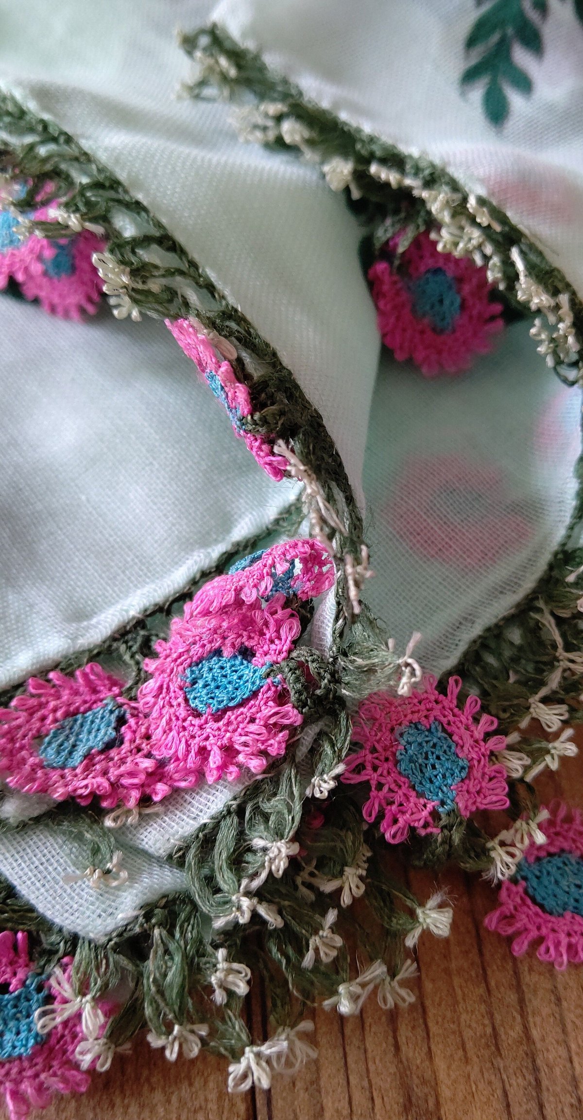 トルコ伝統手編みレースのビンテージスカーフ（イーネオヤ 