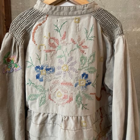 Embroidery  Church Middle Sleeve Top -for KIDS- size L