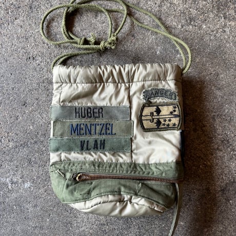 PULL A FACE DRWSTRING BAG (ART PEACE)