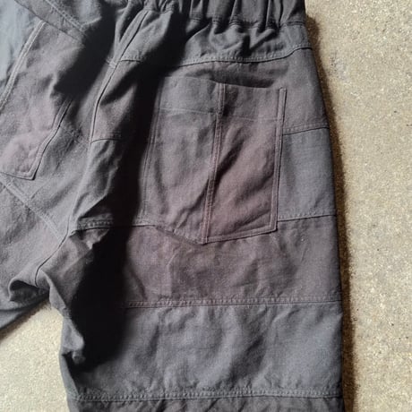 BLACK FALG HALF PT 6
