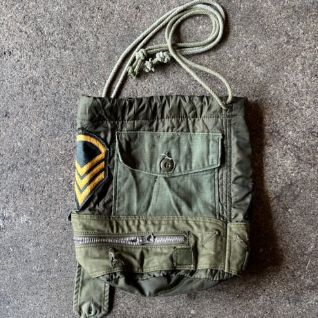 PULL A FACE DRWSTRING BAG (ART PEACE)