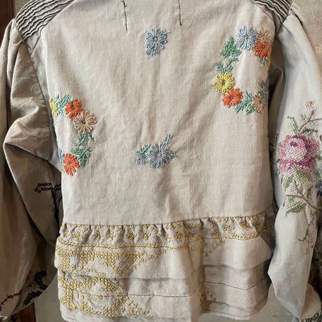 Embroidery  Church Middle Sleeve Top -for KIDS- sizeM