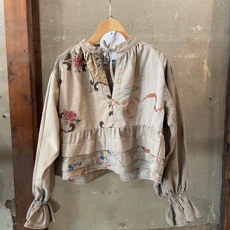 Embroidery  Church Middle Sleeve Top -for KIDS- size L