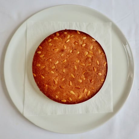 松の実ケーキ