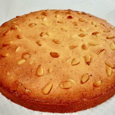 松の実ケーキ