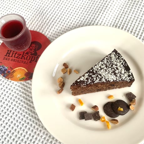 フルーツワインのチョコレートケーキ