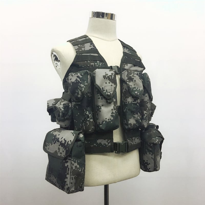 06式通用単兵携行具　中国人民解放軍タクティカルベルト　ポーチ多数あり　中国軍 中国版MOLLEシステム ～ 中国人民解放軍 06式通用単兵携行具