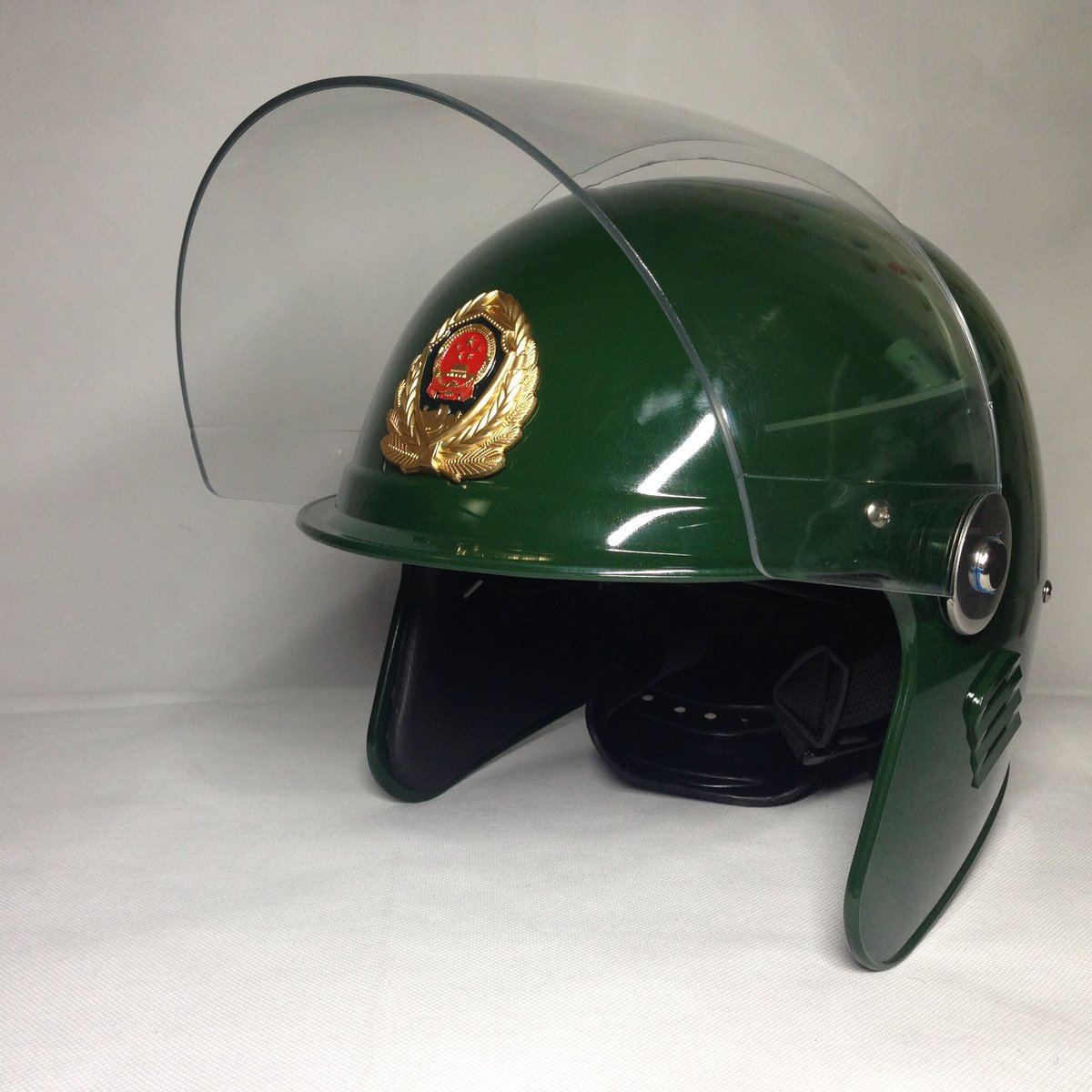 PROTECH 警察 機動隊 暴動鎮圧用 ヘルメット ブラック USA製 PROTECH 警察 機動隊 暴動鎮圧用 ヘルメット ブラック USA製