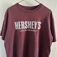 90s HERSHEY'S Chocolate World Print T-shirt