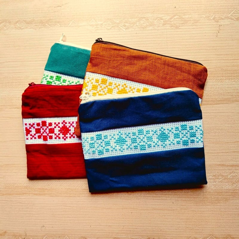 クロスステッチポーチ（幾何学模様A） | handmadebian's STORE