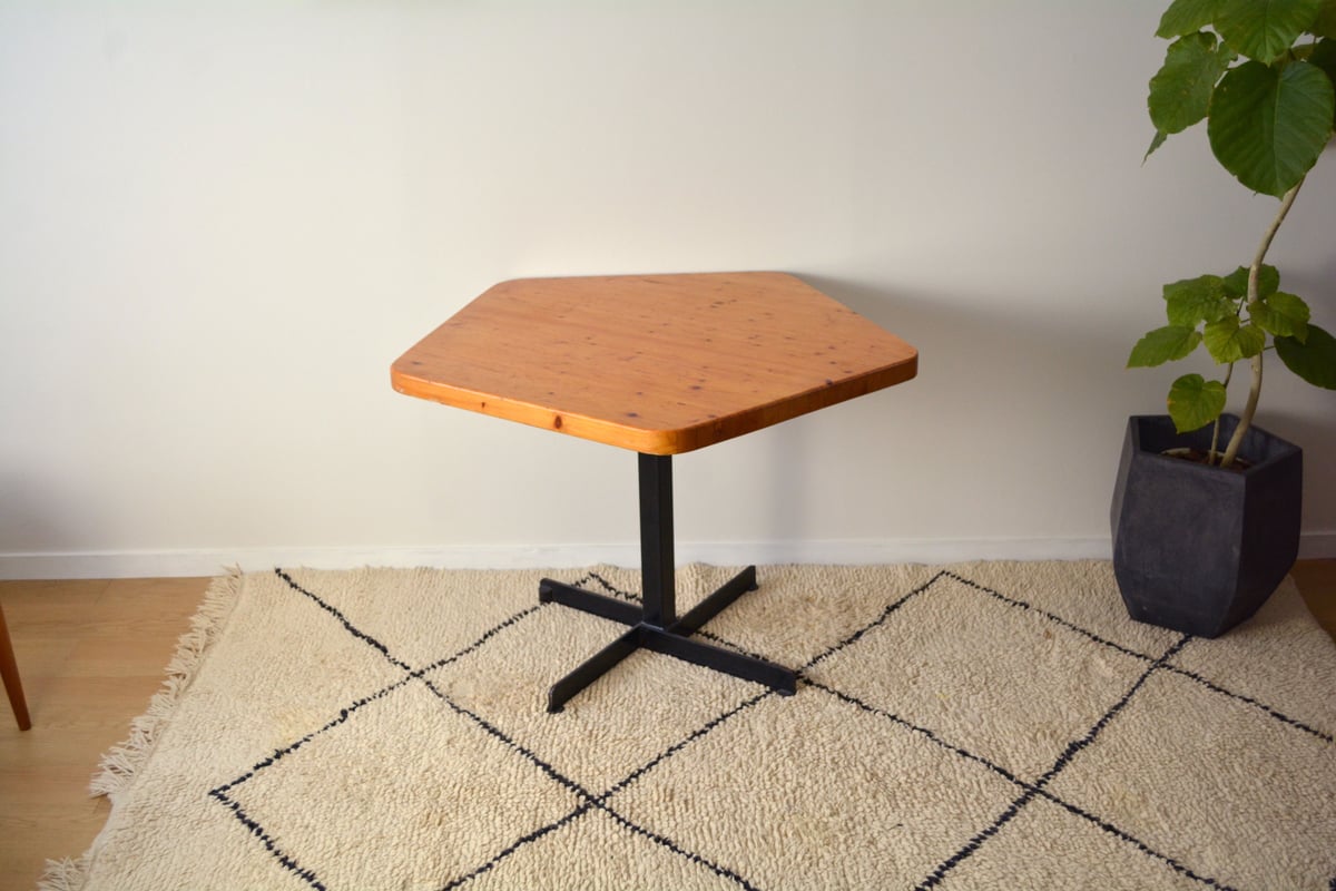 Charlotte Perriand レザルク テーブル　シャルロットペリアン stoop | Long Table by Charlotte Perriand for Les Arcs from