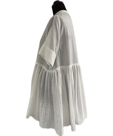 (MARILYN MOON)ノーカラーブラウス/4262-166(¥26400)