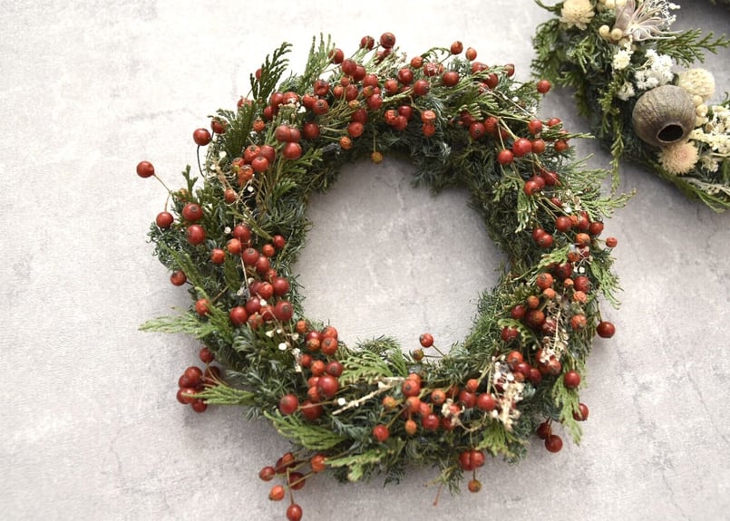 シンカルファとローズヒップや野バラを紡いだ リネンタッセル付き