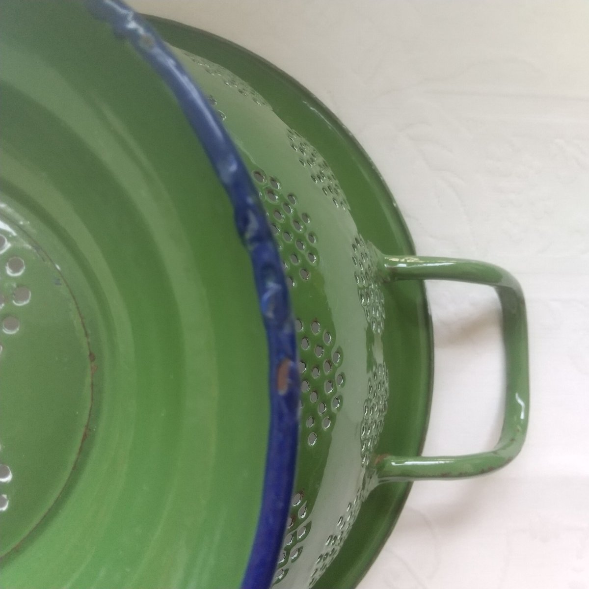 イギリスアンティーク イエローにグリーン コランダー 26df1e60101bacc7deb4f867331446