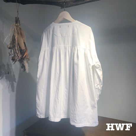cottonヘリンボーンタイプライタークロスギャザースリーブプルオーバー (white)