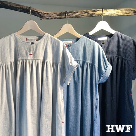 cottonジャガードミニドットスモッグギャザーワンピース (white) (blue) (indigo)