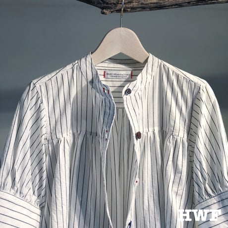 cotton × hempピンストライプギャザー5分袖シャツ (white × black)