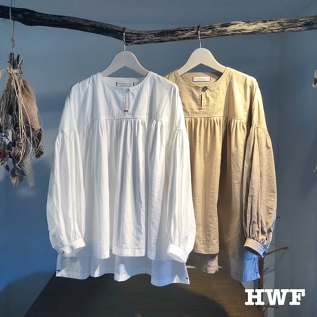 cottonヘリンボーンタイプライタークロスギャザースリーブプルオーバー (white)