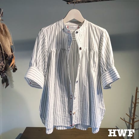 cotton × hempピンストライプギャザー5分袖シャツ (white × black)