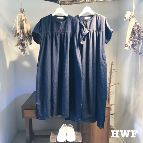 cottonジャガードミニドットスモッグギャザーワンピース (white) (blue) (indigo)