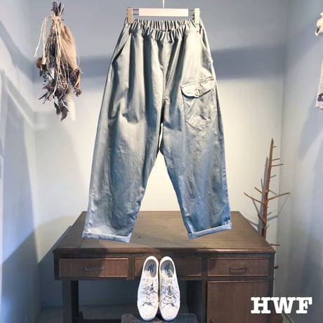 cottonサテンリラックスパンツ (grayish khaki)