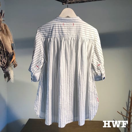 cotton × hempピンストライプギャザー5分袖シャツ (white × black)