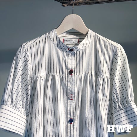 cotton × hempピンストライプギャザー5分袖シャツ (white × black)