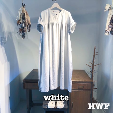 cottonジャガードミニドットスモッグギャザーワンピース (white) (blue) (indigo)