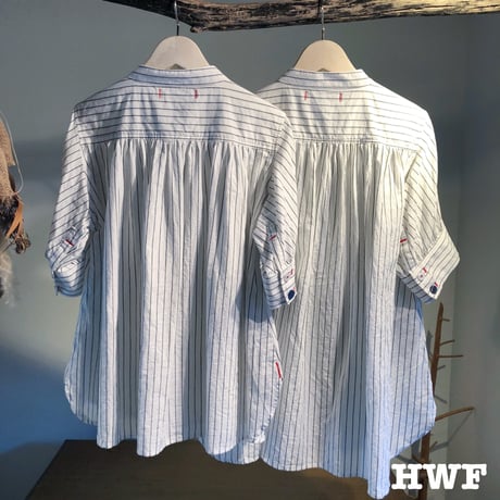 cotton × hempピンストライプギャザー5分袖シャツ (white × black)
