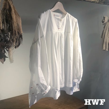 cottonヘリンボーンタイプライタークロスギャザースリーブプルオーバー (white)