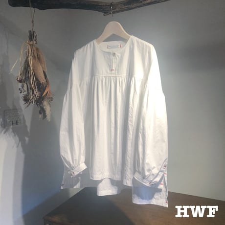 cottonヘリンボーンタイプライタークロスギャザースリーブプルオーバー (white)