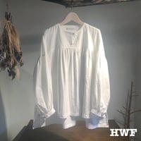 cottonヘリンボーンタイプライタークロスギャザースリーブプルオーバー (white)