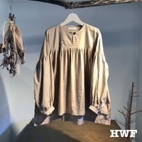 cottonヘリンボーンタイプライタークロスギャザースリーブプルオーバー (sand beige)