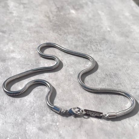 SNAKE CHAIN NECKLACE