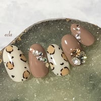 ［077］レオパードネイルチップ　スワロボールビジュー