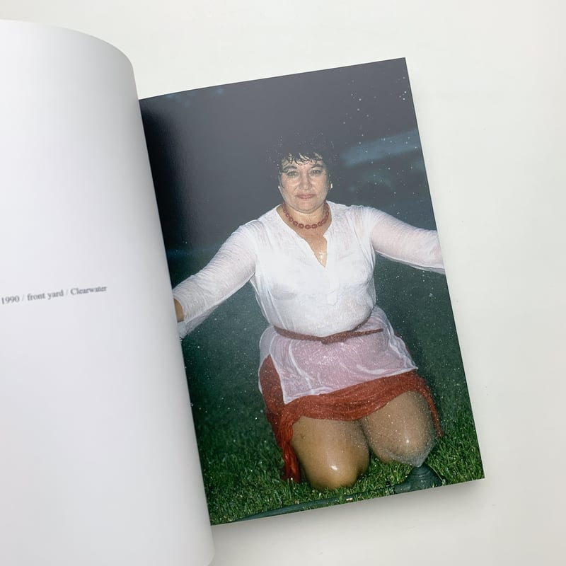 In Almost Every Picture #7 更新版 signed) In Almost Every Picture #7 / Erik Kessels, Joep Eijkens