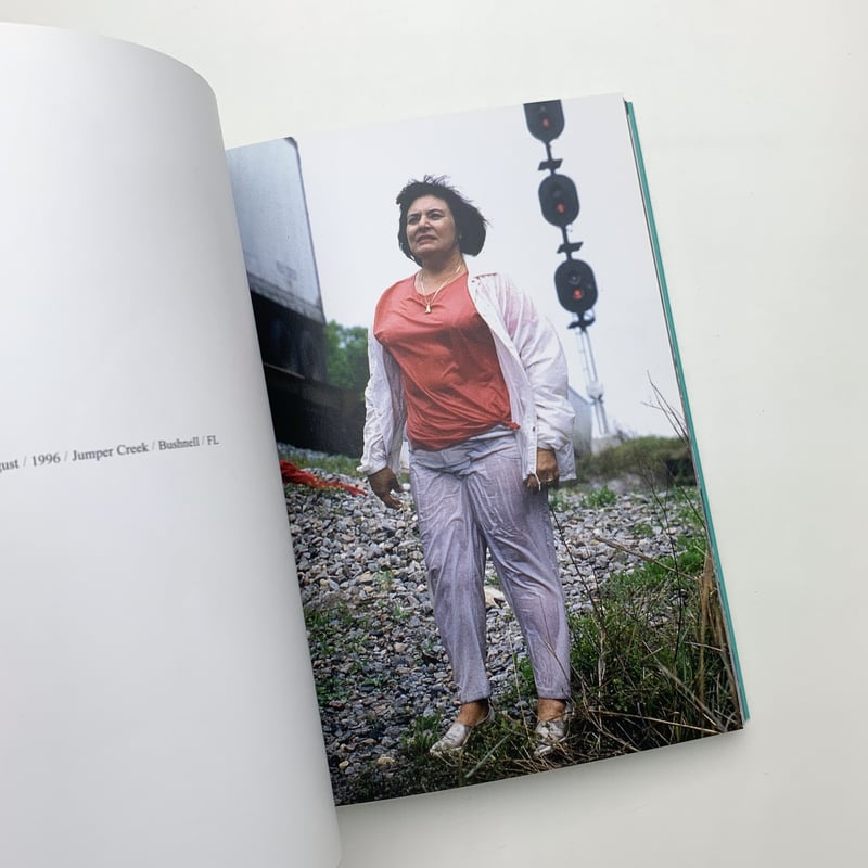 in almost every picture.｜Erik Kesseles | 玄玄書林