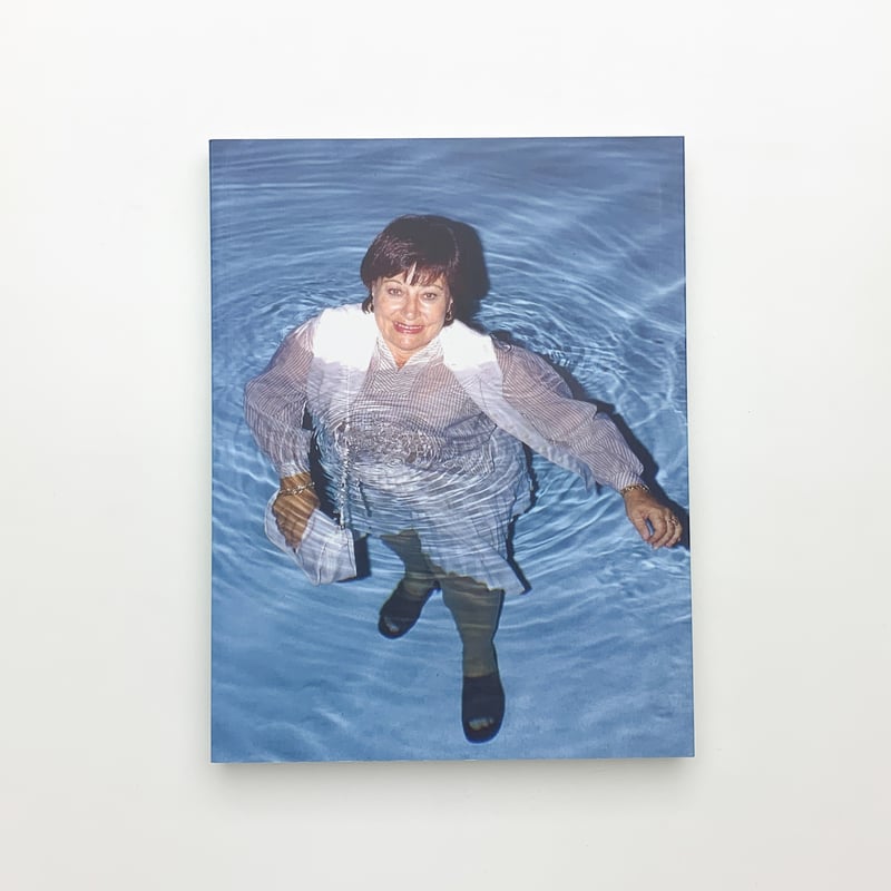 in almost every picture.｜Erik Kesseles | 玄玄書林