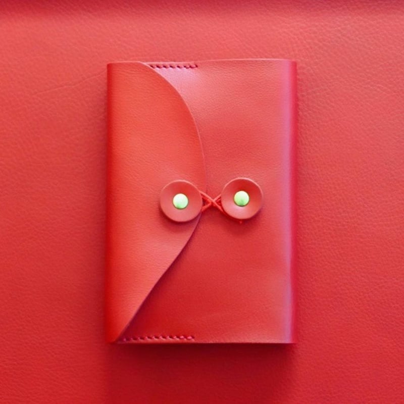 本革ブックカバー 文庫本サイズ 2色展開(名入れ無料) | Cahonca Leather