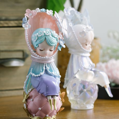 【数量限定生產・7月中旬～8月上旬お届け予定】MADology x Lange コラボ  GUMON  季節限定《春の花嫁》ビックフィギュア