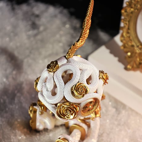 【予約販売：2025年6月中 お届け予定】Good Night Series-Snake & Flowers-Gold 「蛇と花：金」【コレクションフィギュア】