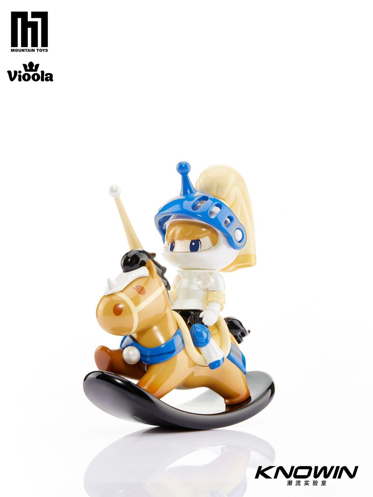 予約販売：7月下旬～8月中旬 お届け予定】MOUNTAIN TOYS x 小騎士Vioola...