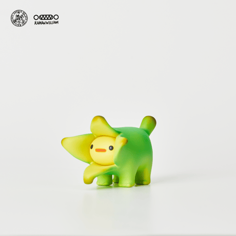 【予約販売：12月中 お届け予定】OFFART X Kamanwillam「ミニバナナ犬：青緑(熱感知変色)」【コレクションフィギュア】