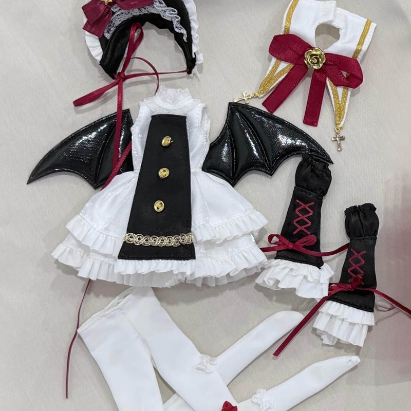 ミニチュアドール　服　ハンドメイド☆お揃いコーデ　いちご柄 ドール服】いちごワンピ、もうすぐ販売します🍓｜なつき