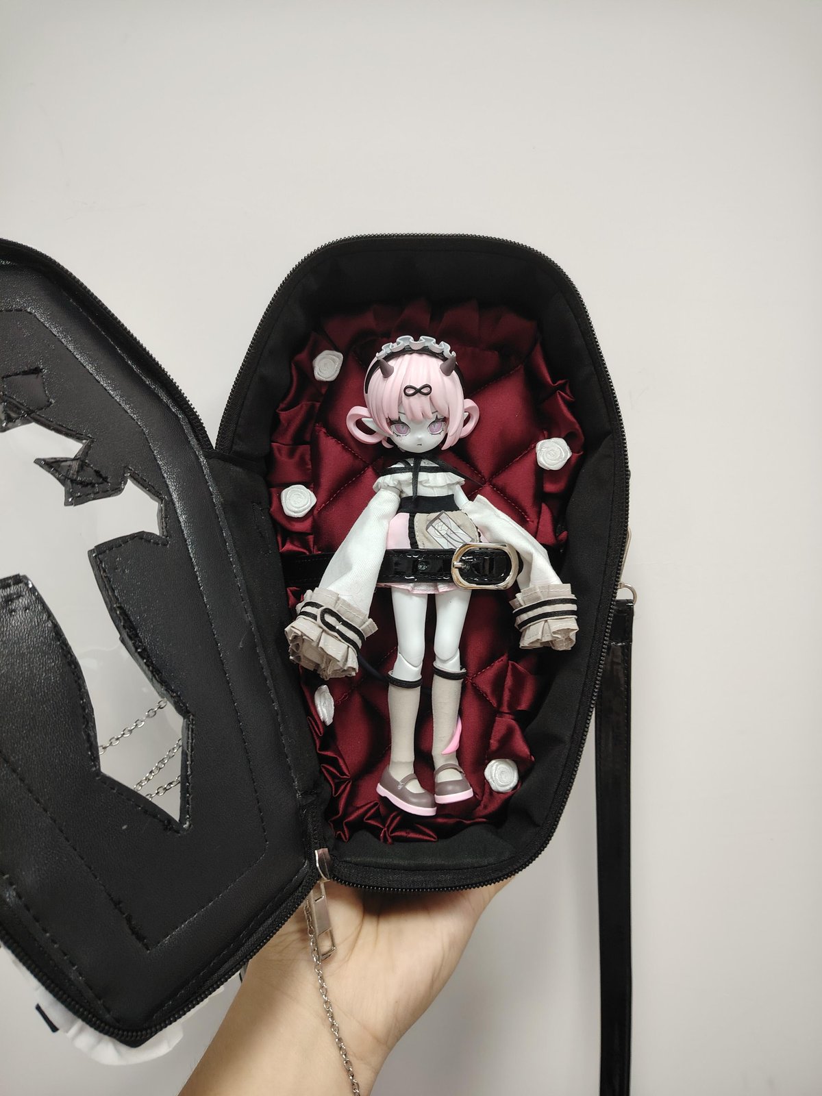 創作人形⑤ 現品販売】CHUZTING「Cooze：悪魔角」小型ドール対応 棺型ドール