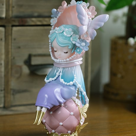 【数量限定生產・7月中旬～8月上旬お届け予定】MADology x Lange コラボ  GUMON  季節限定《春の花嫁》ビックフィギュア