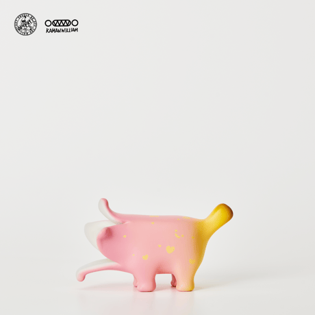 【予約販売：12月中 お届け予定】OFFART X Kamanwillam「ミニバナナ犬：イチゴ限定色」【コレクションフィギュア】