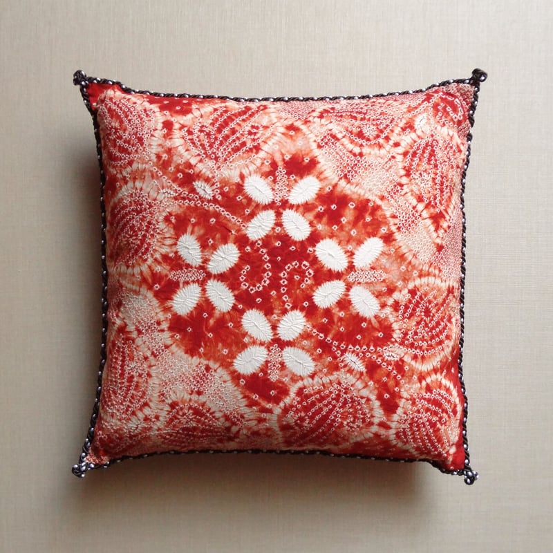 正絹 クッションカバー どくだみ | 草紫堂 公式オンラインショップ