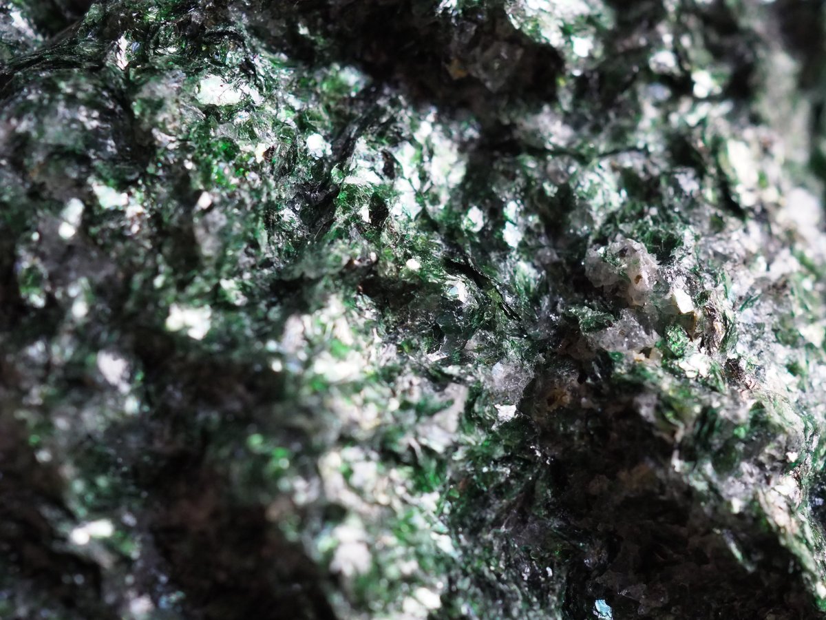 原石 クロム雲母 | 星空旅行代理店